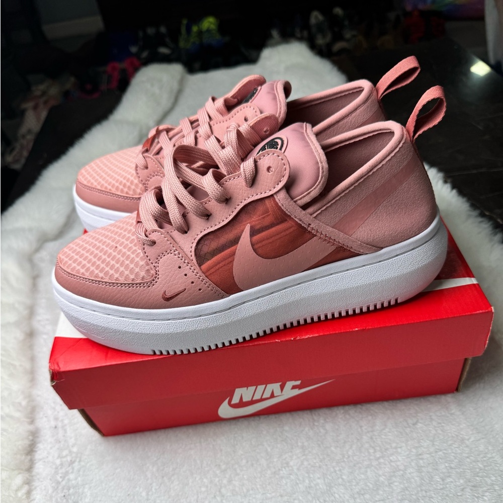 Nike court vision alta women size 7.5